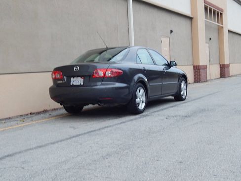 Used 2004 MAZDA MAZDA6 i image 3