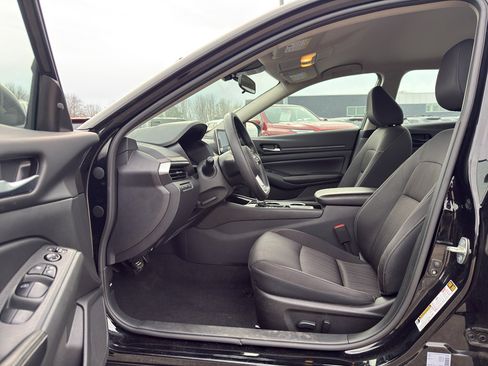 Certified 2024 Nissan Altima 2.5 SV image 11