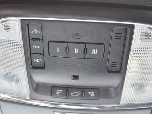 Used 2020 Jeep Grand Cherokee Altitude AWD/4WD image 34