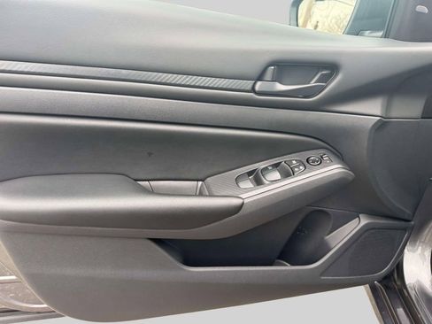 Used 2025 Nissan Altima 2.5 S image 15