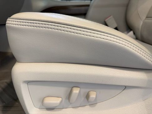 Used 2019 GMC Yukon Denali w/ Denali Ultimate Package image 12