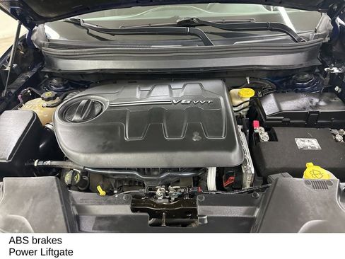 Used 2015 Jeep Cherokee Latitude w/ Comfort/Convenience Group image 18