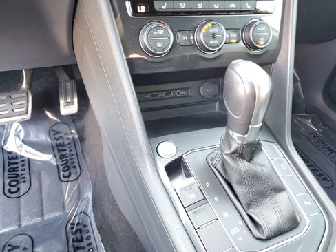 Used 2019 Volkswagen Tiguan S FWD image 21