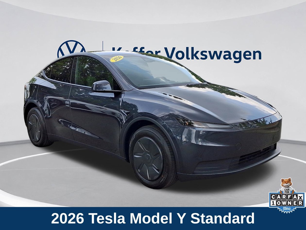 Used 2026 Tesla Model Y AWD image 1