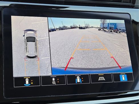 Used 2022 Chevrolet Bolt EUV Premier w/ Sun & Sound Package image 16