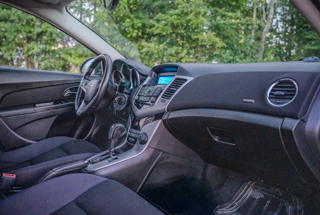 Used 2013 Chevrolet Cruze LT FWD image 19