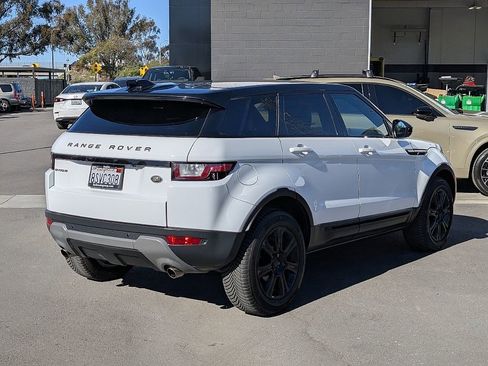 Used 2017 Land Rover Range Rover Evoque SE Premium image 8