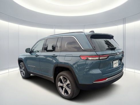 New 2026 Jeep Grand Cherokee Limited RWD image 6