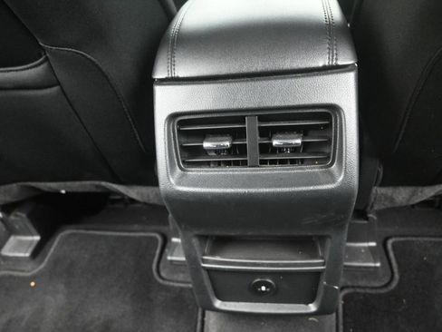 Used 2023 Ford Edge SE image 14