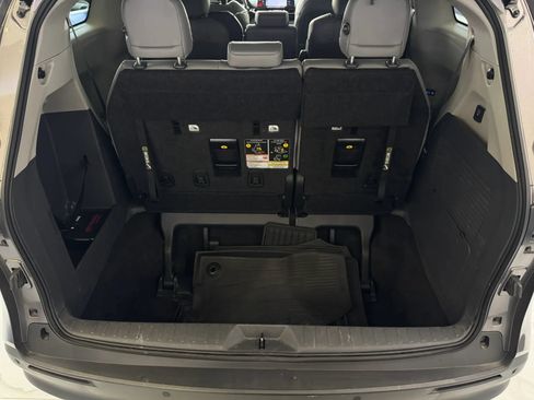 Used 2024 Toyota Sienna XLE w/ XLE Plus Package FWD image 26