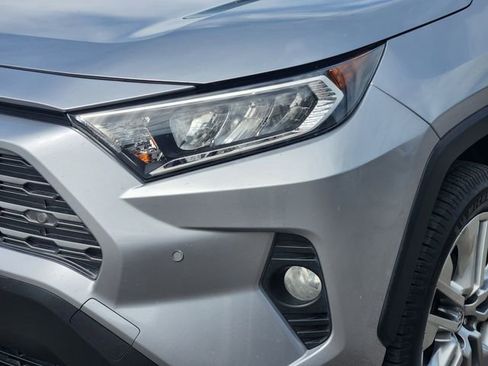 Used 2020 Toyota RAV4 Limited image 6