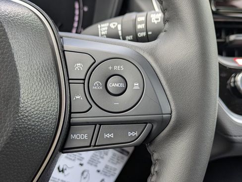 Used 2026 Toyota Corolla Cross LE image 27