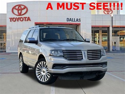 Used 2017 Lincoln Navigator Reserve image 1