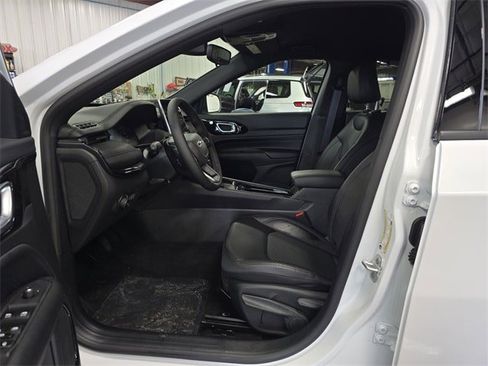 New 2026 Jeep Compass Latitude image 9