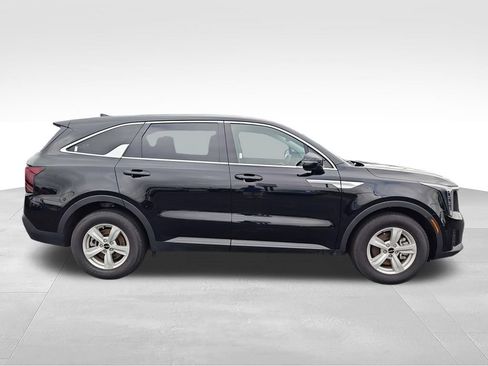 Used 2026 Kia Sorento LX FWD image 6