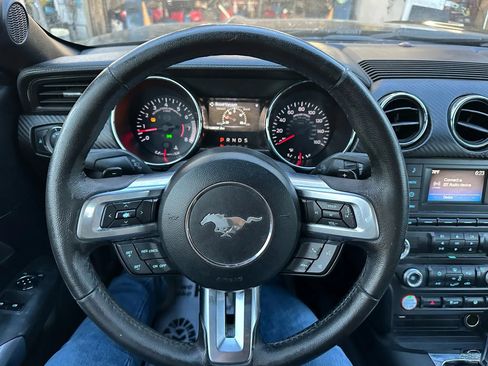 Used 2015 Ford Mustang Coupe RWD image 5