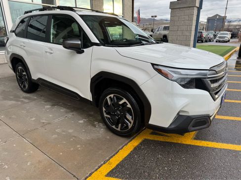 Used 2025 Subaru Forester Limited image 3