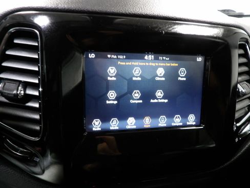 Used 2021 Jeep Compass Latitude FWD image 16