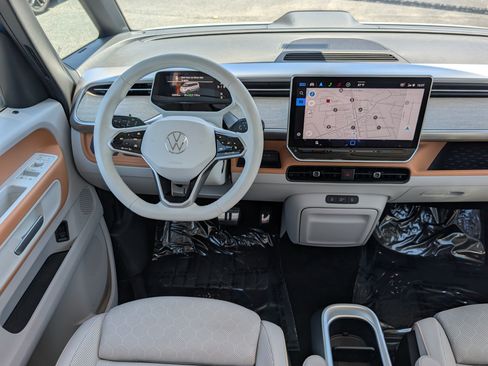 Used 2025 Volkswagen ID. Buzz Pro S Plus RWD image 19