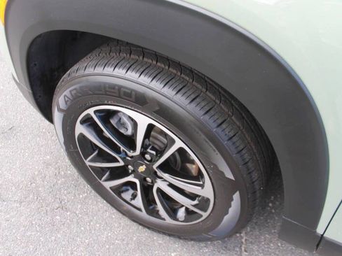 Used 2025 Chevrolet TrailBlazer LT image 13