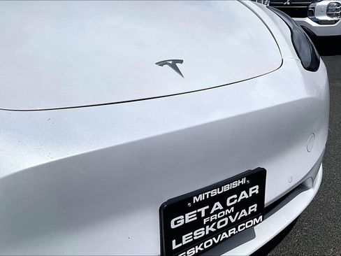 Used 2022 Tesla Model Y Long Range AWD/4WD image 27