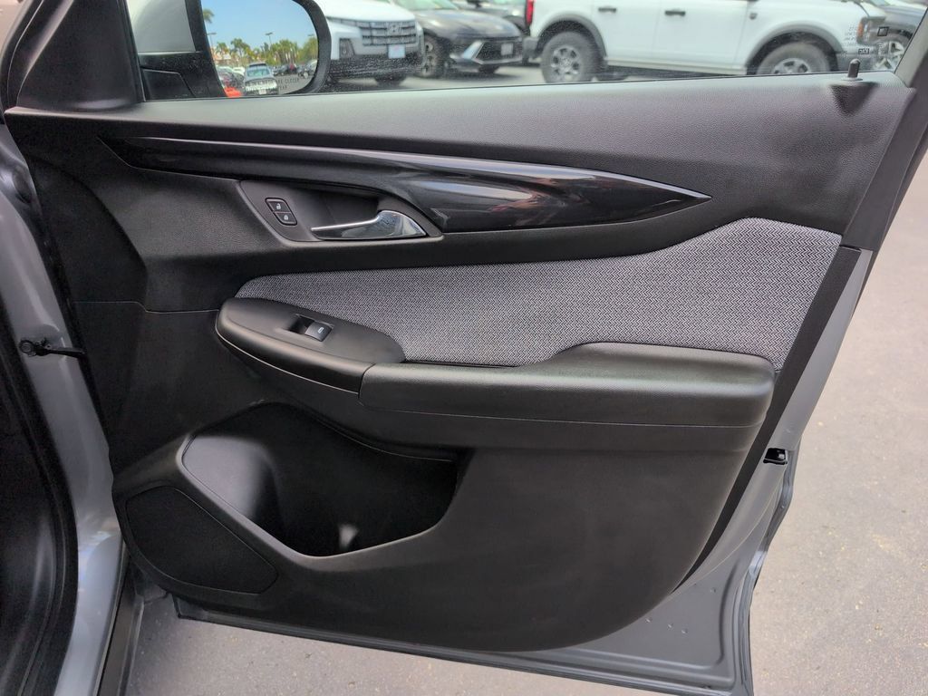 Used 2025 Chevrolet TrailBlazer LT AWD/4WD image 33