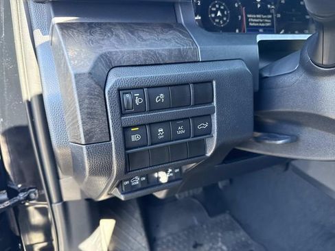 Used 2024 Toyota Tacoma Limited w/ Limited Package (LT) image 24