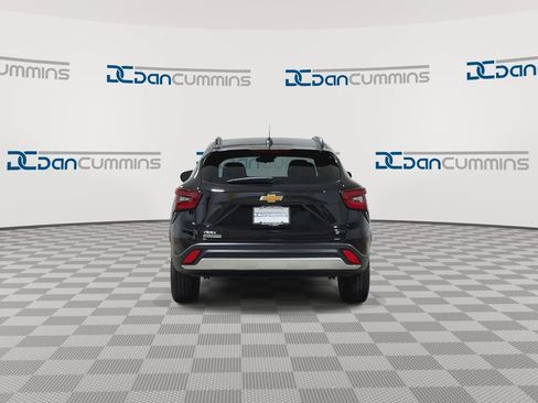 New 2026 Chevrolet Trax LT w/ LT Convenience Package FWD image 7
