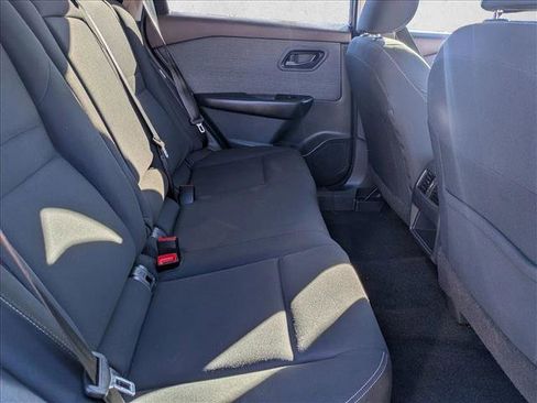 Used 2023 Nissan Rogue S image 20