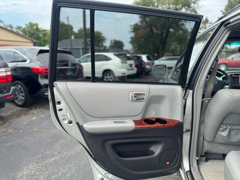 Used 2007 Toyota Highlander Limited AWD/4WD image 16
