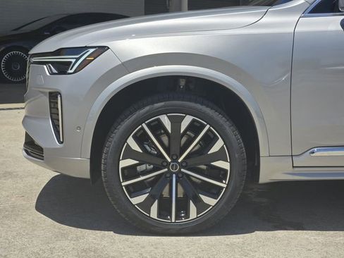 Used 2025 Volvo XC90 B6 Plus w/ Protection Package Premier image 13