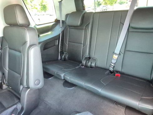Used 2017 GMC Yukon SLT w/ Premium Edition AWD/4WD image 15