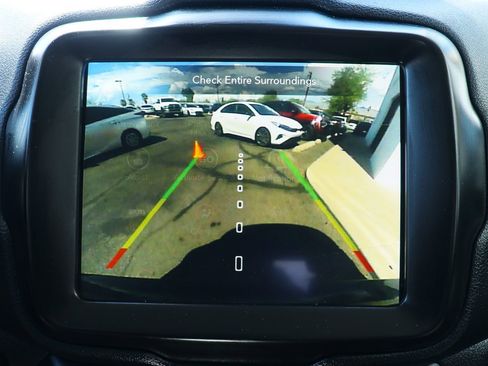 Used 2020 Jeep Renegade Latitude w/ Popular Equipment Group image 49