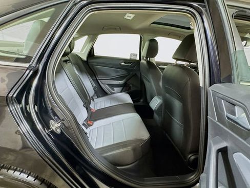 Used 2025 Volkswagen Jetta SE FWD image 24