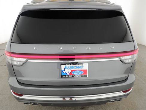 Used 2023 Lincoln Aviator 2WD w/ Premium Package image 4