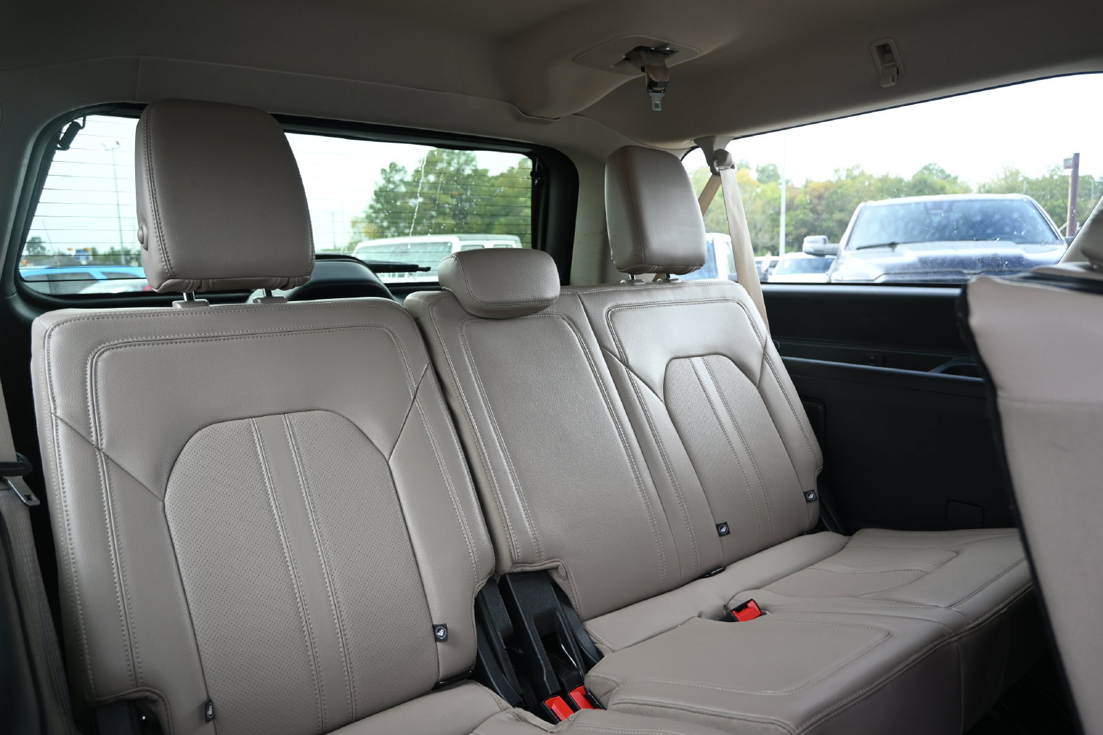 Used 2024 Ford Expedition Max Limited RWD image 34