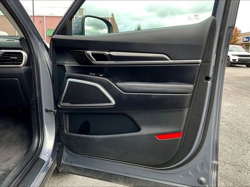 Used 2023 Kia Telluride LX image 22