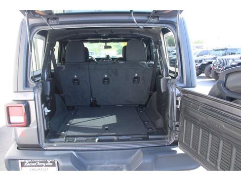 Used 2022 Jeep Wrangler Unlimited Sport AWD/4WD image 7