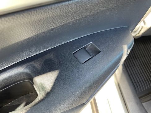 Used 2025 Toyota Corolla SE w/ SE Premium Package FWD image 14