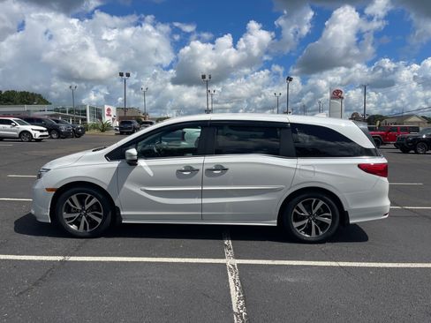 Used 2023 Honda Odyssey Touring image 13