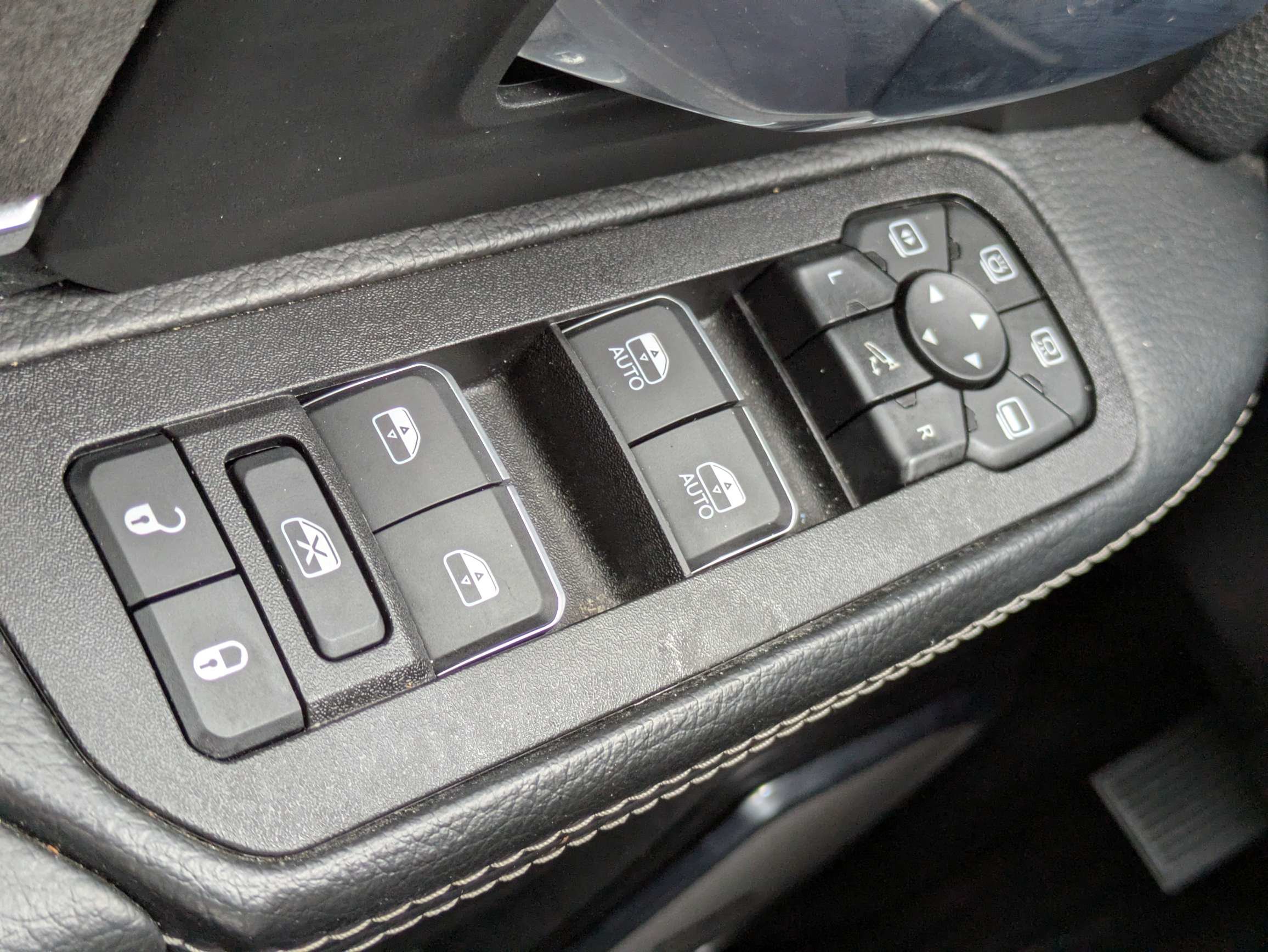Used 2025 RAM 3500 Laramie AWD/4WD image 22