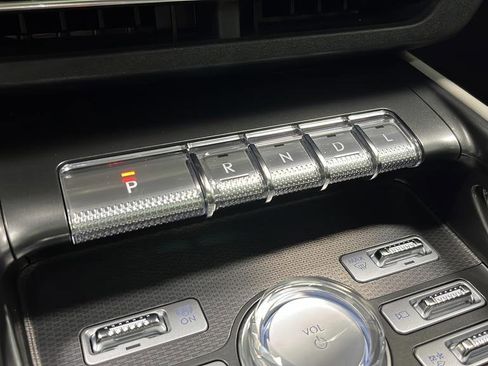 Used 2025 Lincoln Nautilus Premier w/ Equipment Group 102A AWD/4WD image 19