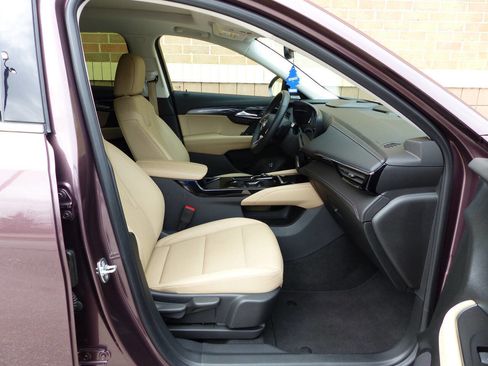 Used 2025 Buick Envision Preferred image 46