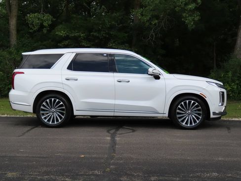 Used 2024 Hyundai Palisade Calligraphy AWD/4WD image 2