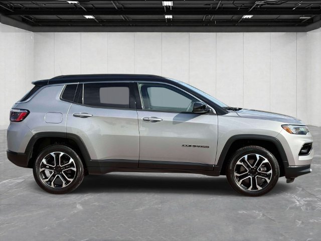 Used 2023 Jeep Compass Limited AWD/4WD image 5