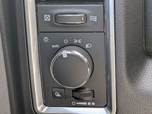 Used 2024 RAM 1500 Classic SLT AWD/4WD image 17