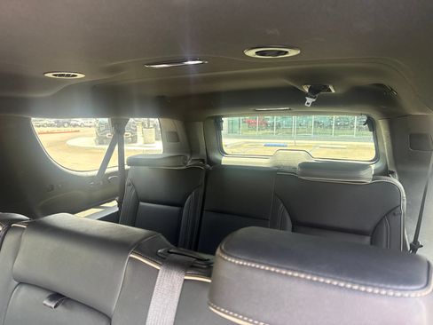 Used 2024 Chevrolet Suburban Premier AWD/4WD image 18