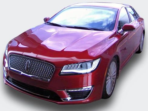 Used 2017 Lincoln MKZ Reserve FWD image 2