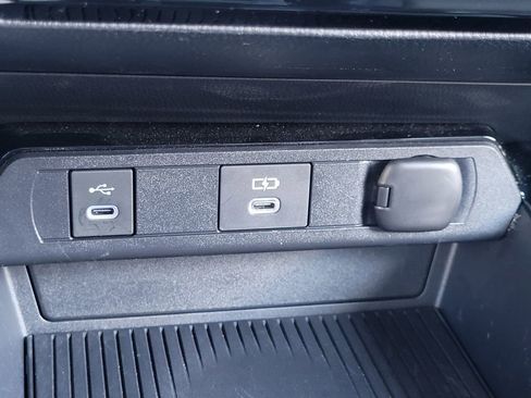 Used 2025 Toyota Prius Plug-In Hybrid w/ Limited Premium Package FWD image 13