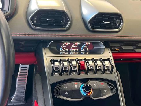 Used 2015 Lamborghini Huracan LP 610-4 image 21